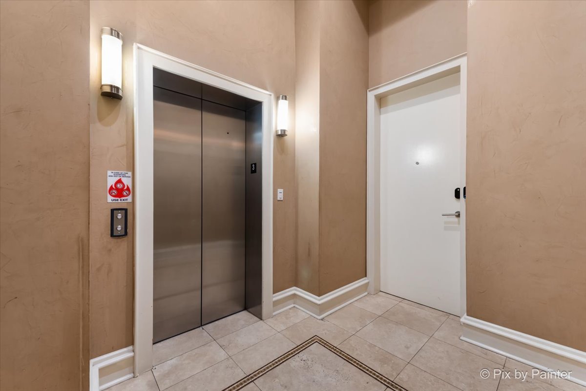 319 W Erie Street Unit: 3W