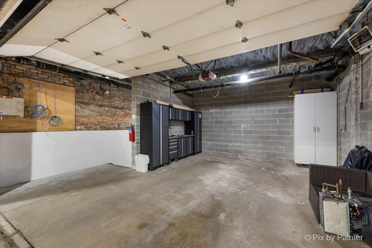319 W Erie Street Unit: 3W