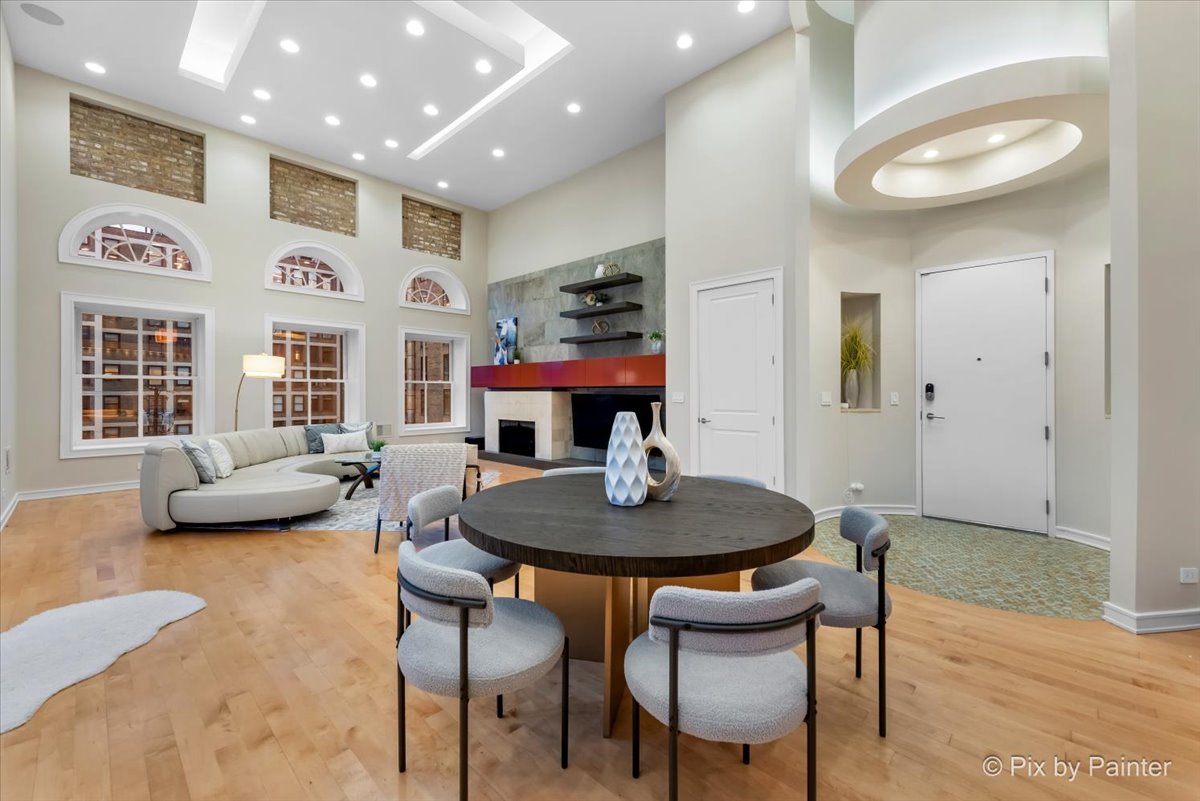 319 W Erie Street Unit: 3W