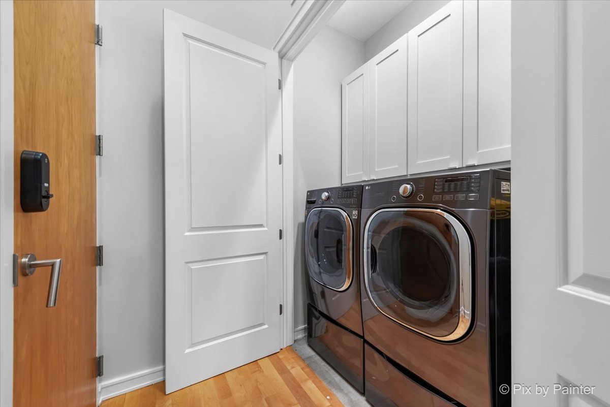 319 W Erie Street Unit: 3W