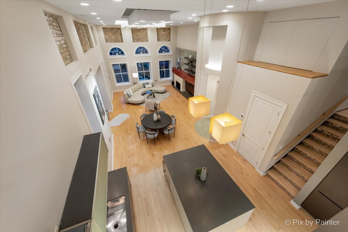 319 W Erie Street Unit: 3W