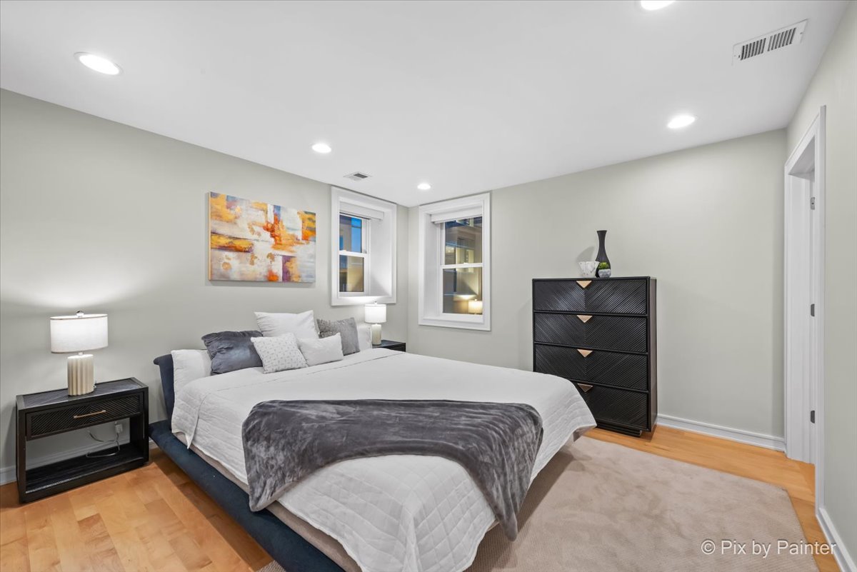 319 W Erie Street Unit: 3W