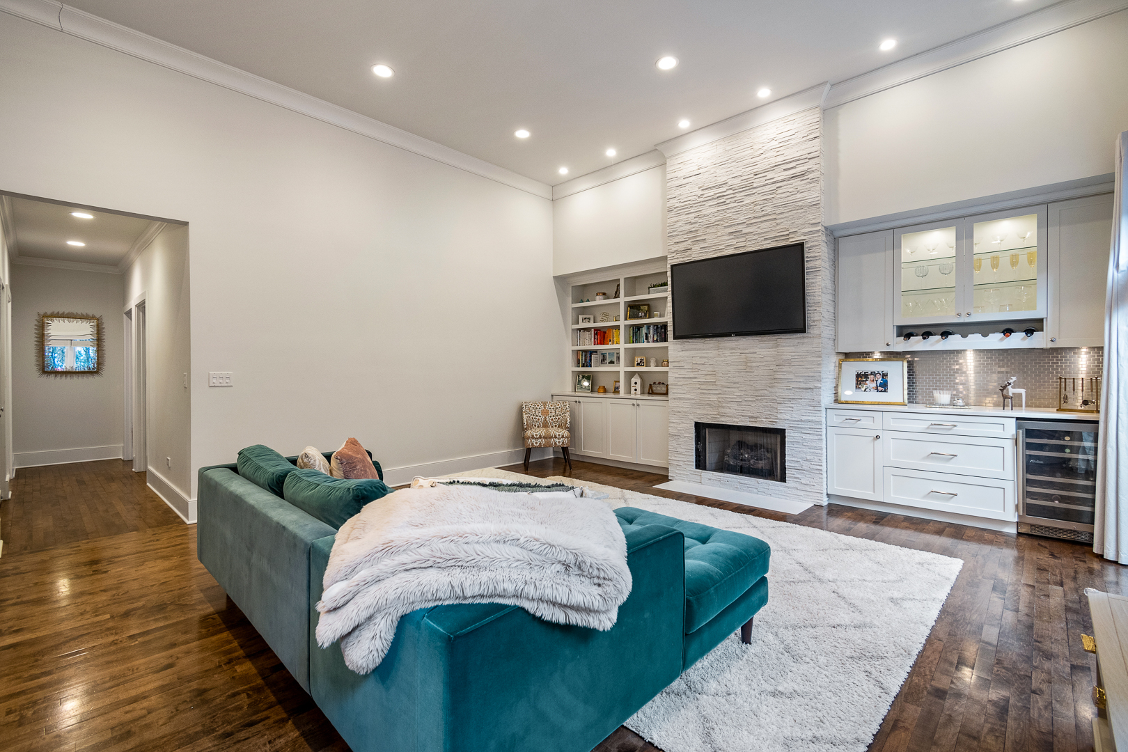 1222 N Wolcott Avenue Unit: 1N