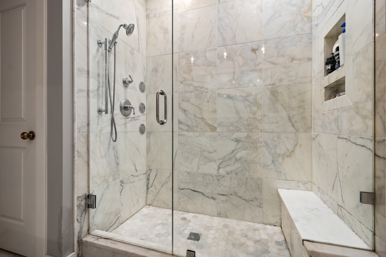 1222 N Wolcott Avenue Unit: 1N