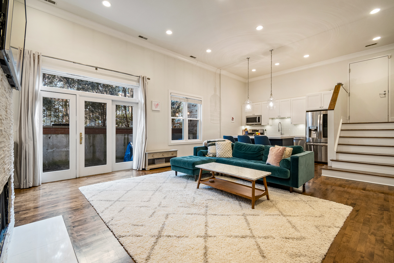1222 N Wolcott Avenue Unit: 1N