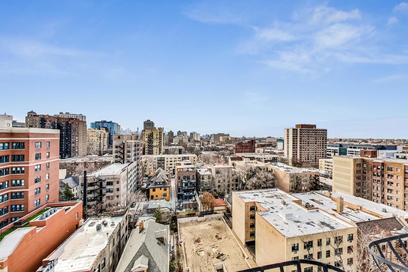 450 W BRIAR Place Unit: 13D