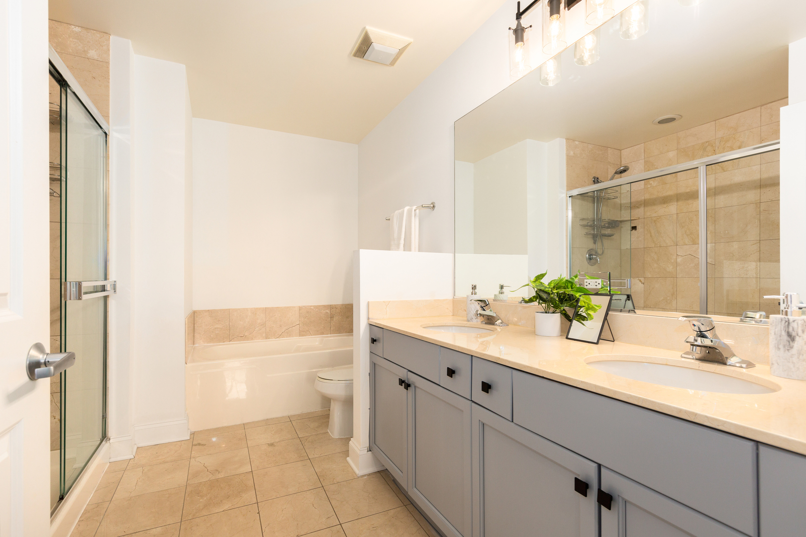 1001 W MADISON Street Unit: 311