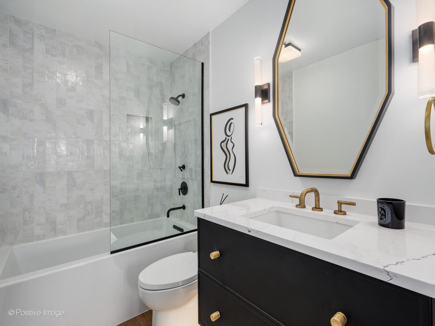 1555 N Sandburg Terrace Unit: 405K