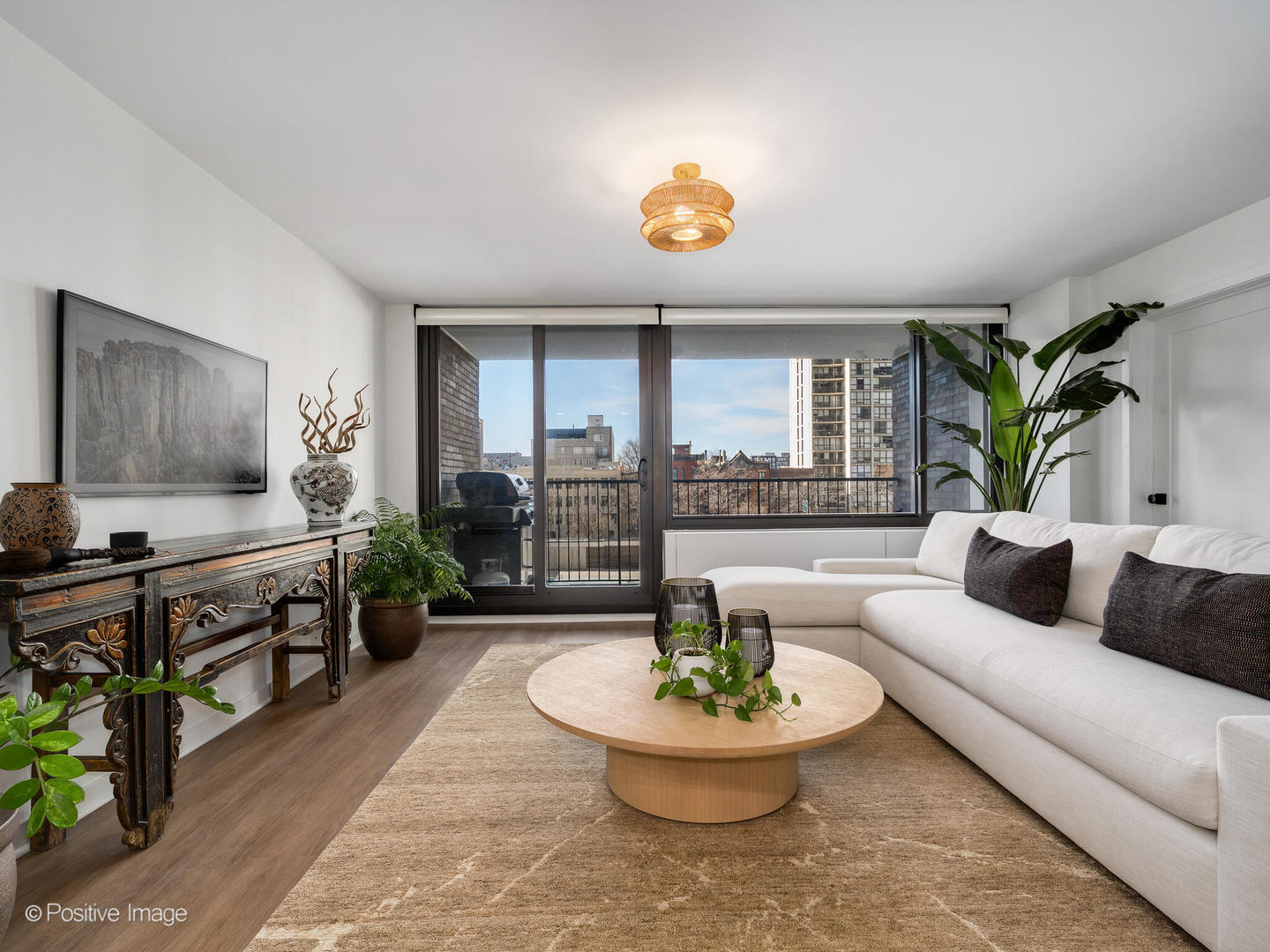 1555 N Sandburg Terrace Unit: 405K