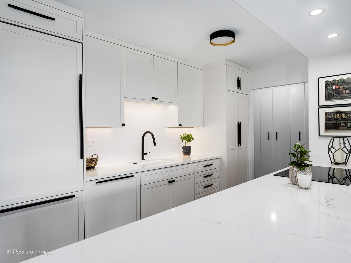 1555 N Sandburg Terrace Unit: 405K