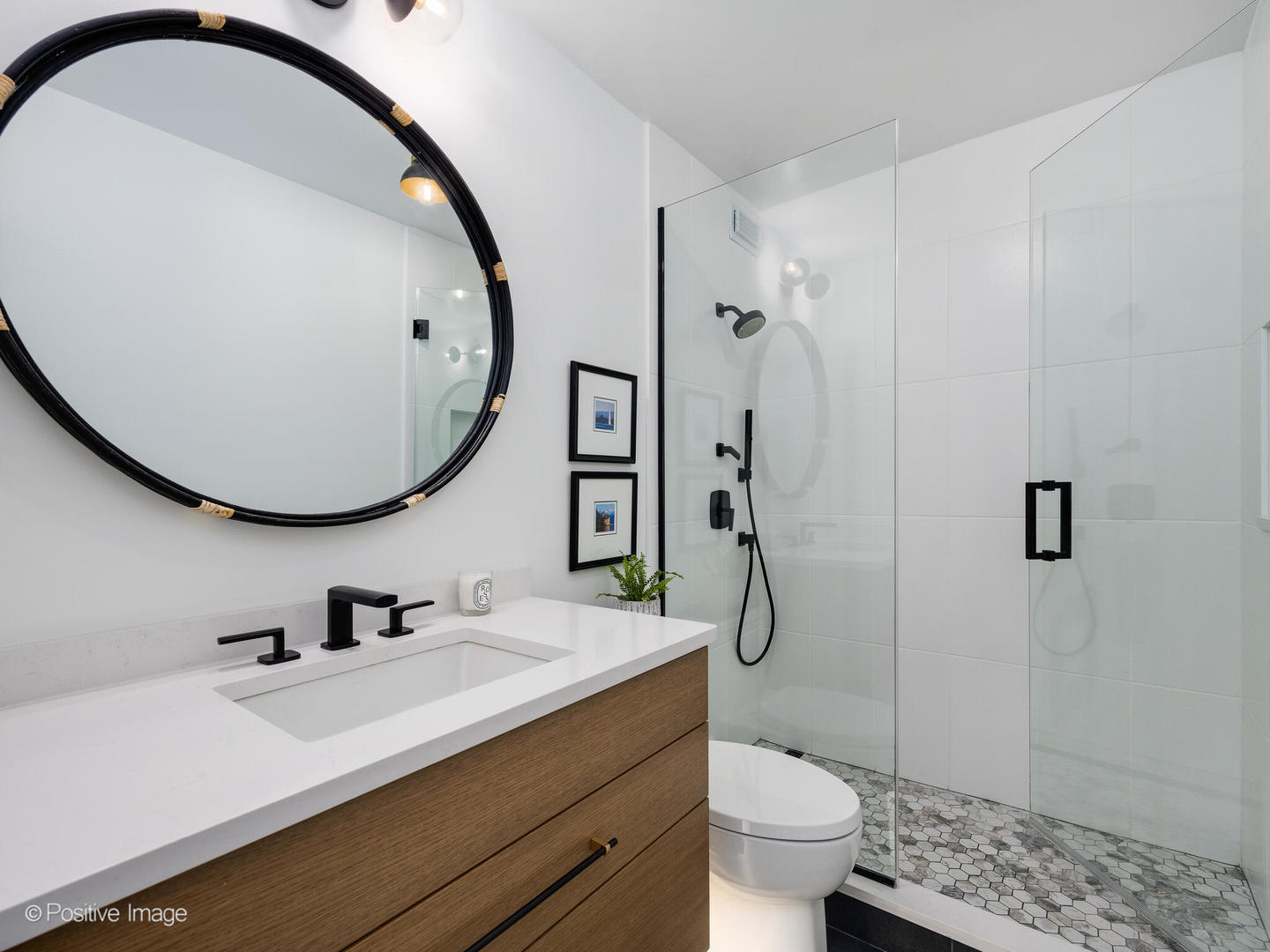 1555 N Sandburg Terrace Unit: 405K