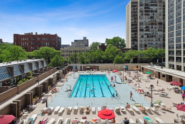 1555 N Sandburg Terrace Unit: 405K