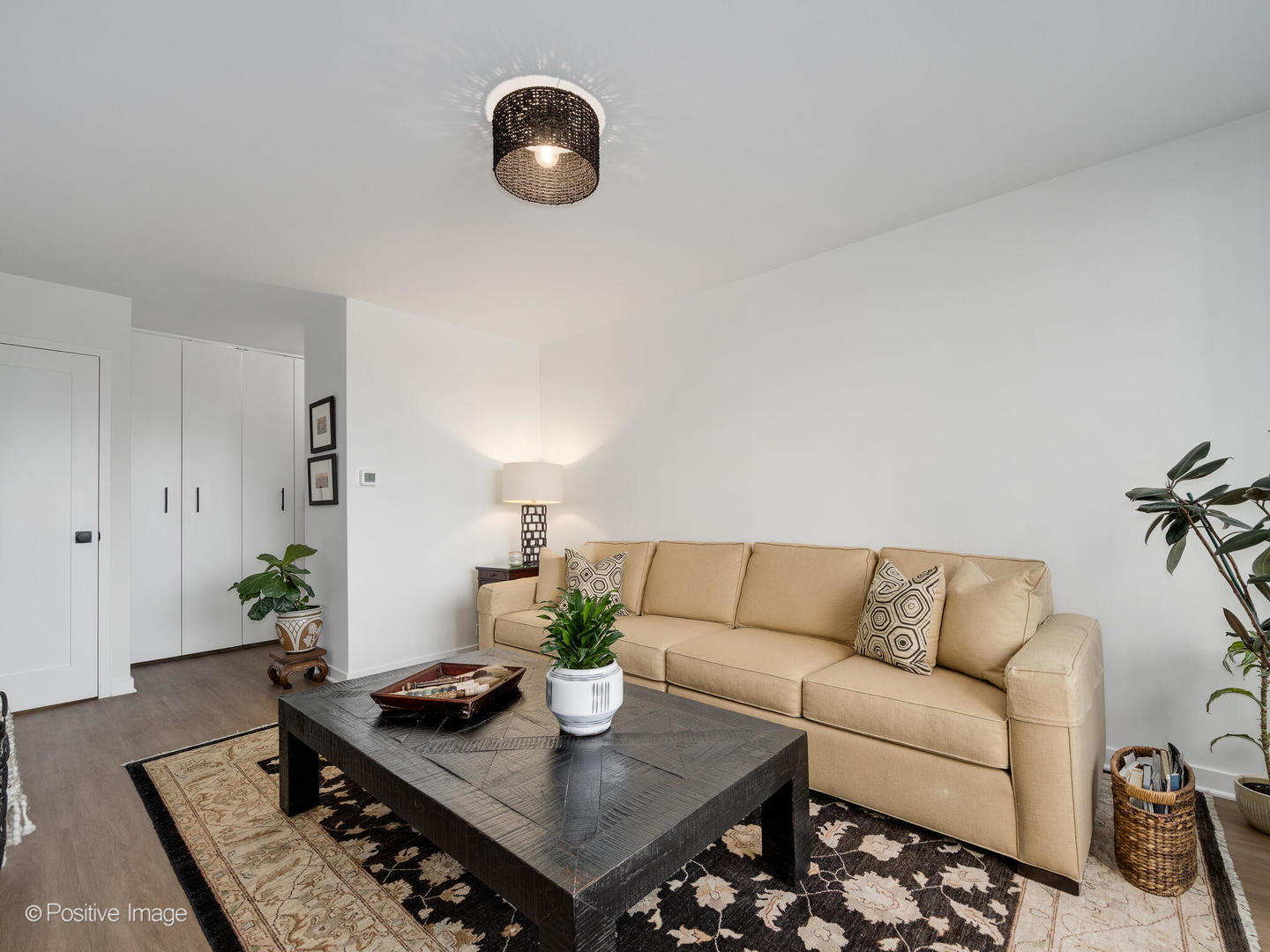 1555 N Sandburg Terrace Unit: 405K
