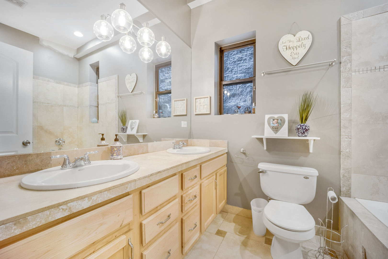 1111 N Mozart Street Unit: 1
