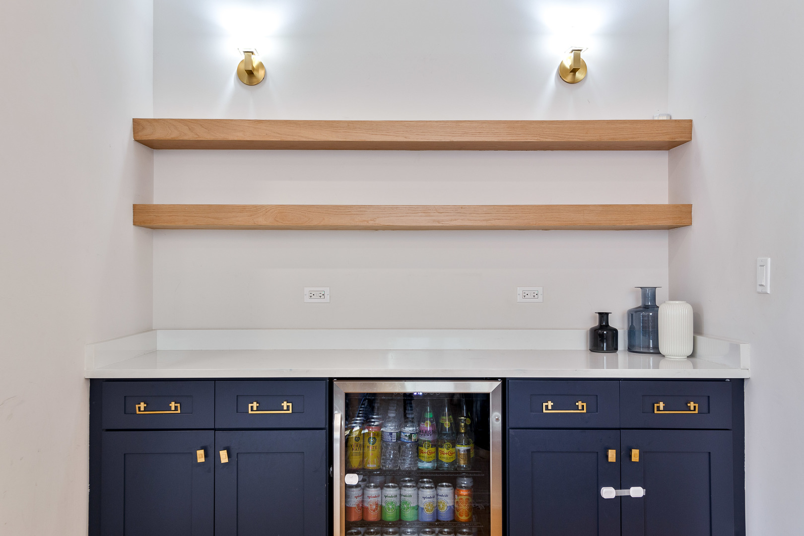 519 N Claremont Avenue Unit: 302