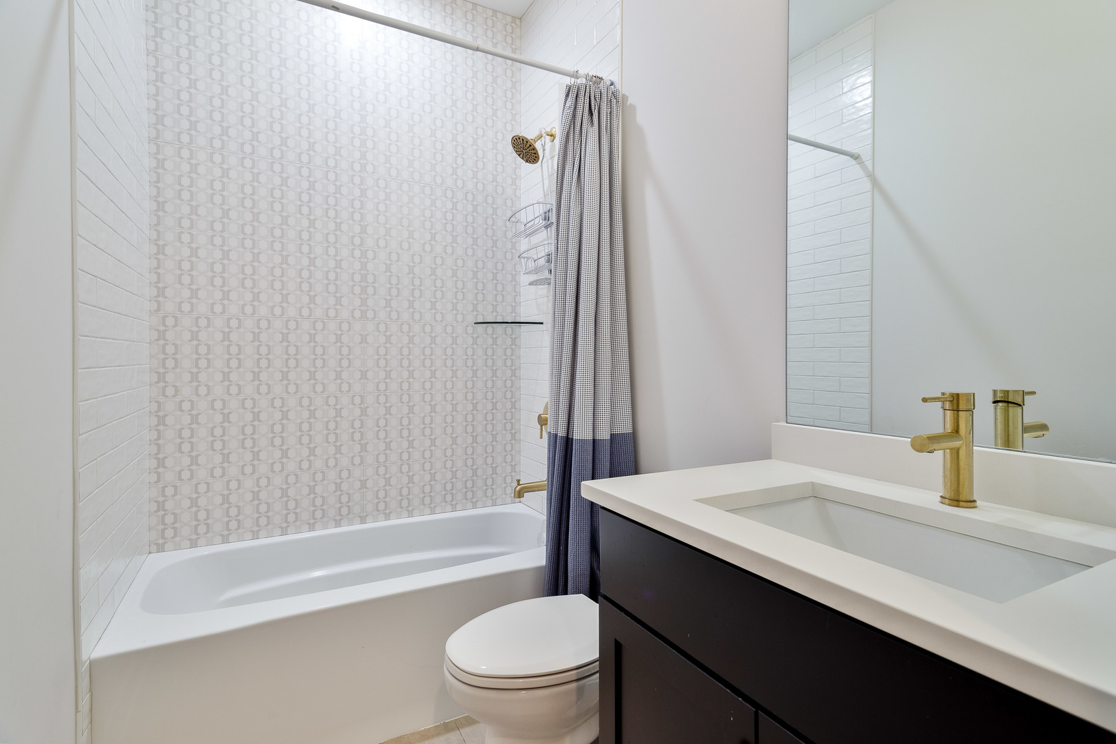 519 N Claremont Avenue Unit: 302