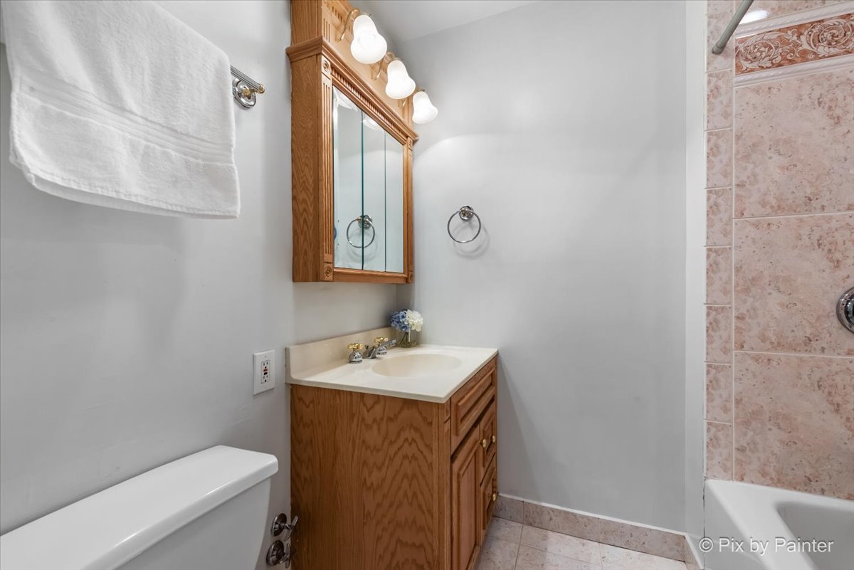 1500 N La Salle Drive Unit: 6A