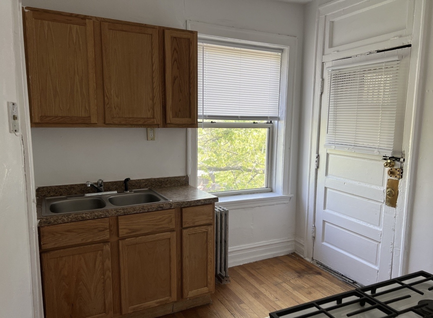 4957 N Whipple Street Unit: 3W
