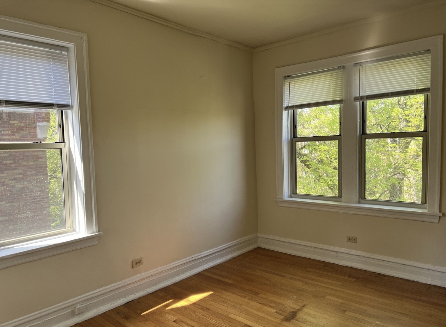 4957 N Whipple Street Unit: 3W