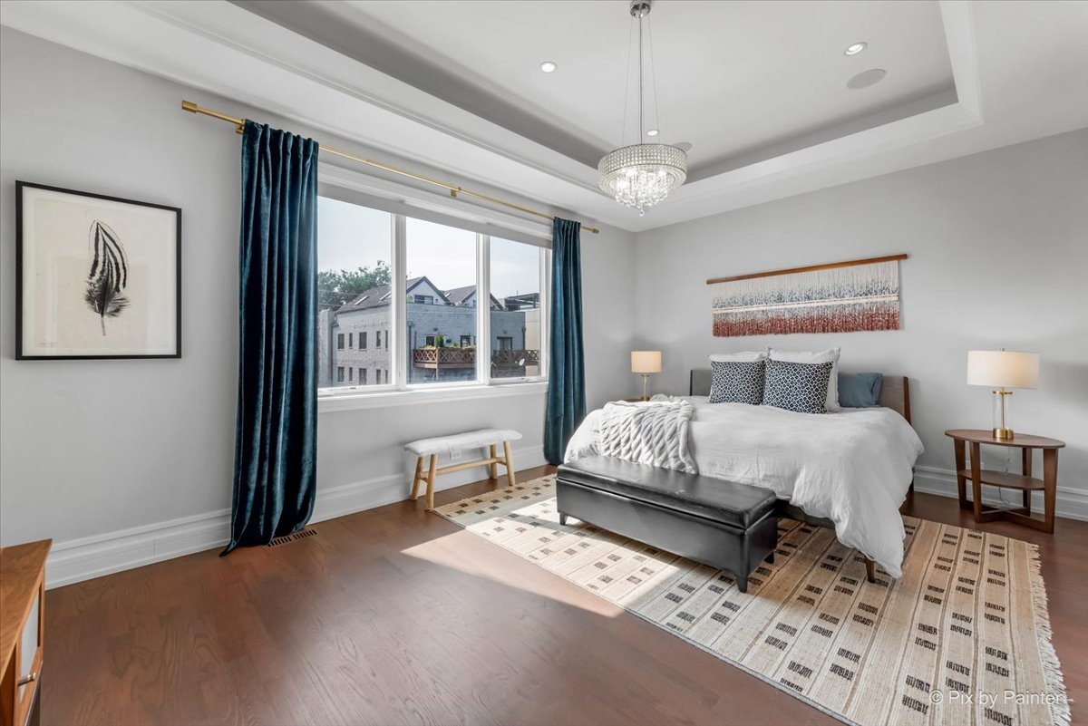 864 N Ashland Avenue Unit: 2