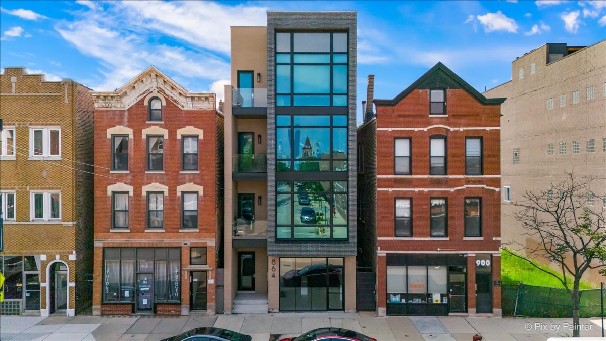 864 N Ashland Avenue Unit: 2