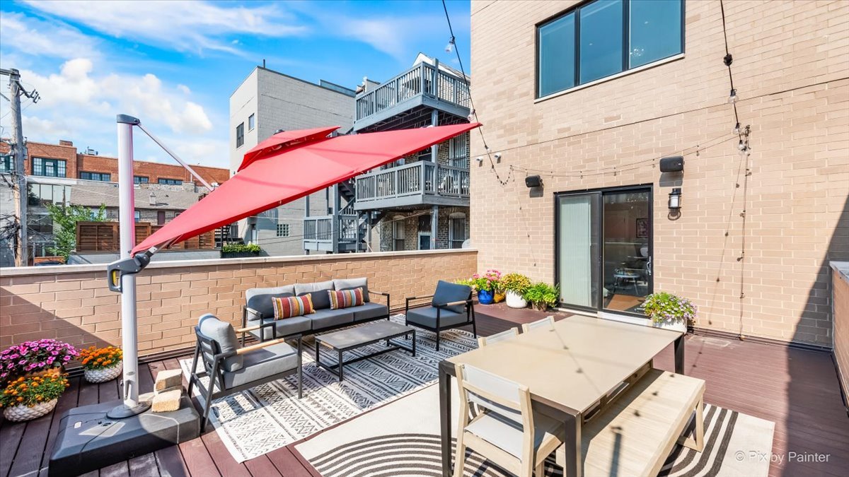 864 N Ashland Avenue Unit: 2