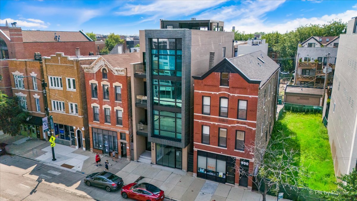 864 N Ashland Avenue Unit: 2
