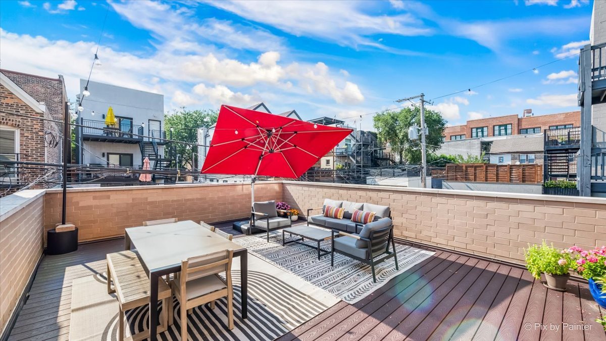 864 N Ashland Avenue Unit: 2