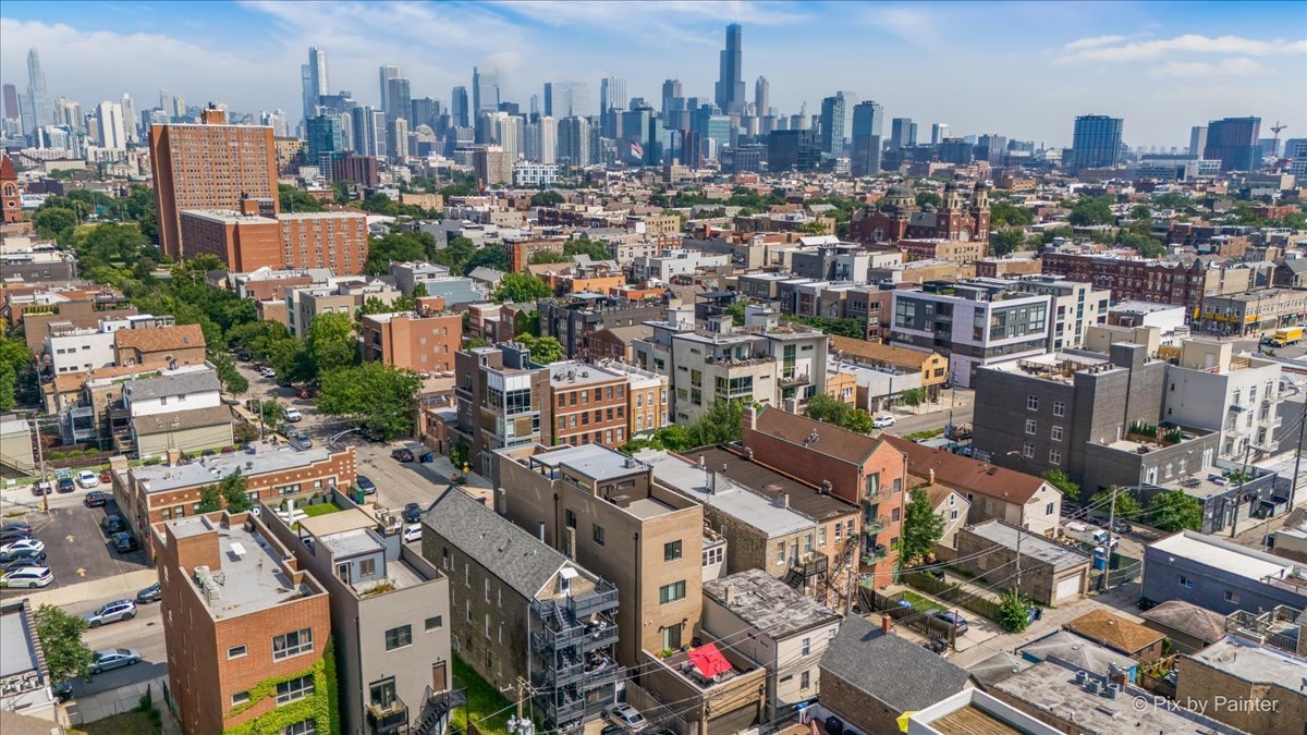 864 N Ashland Avenue Unit: 2