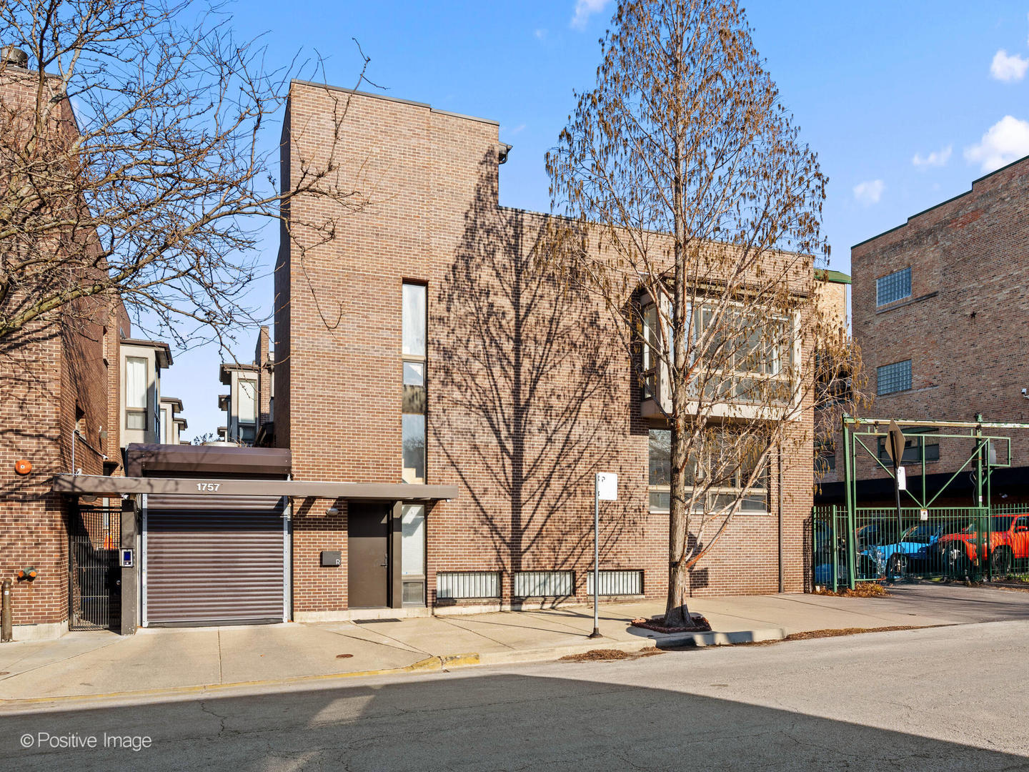 1757 N PAULINA Street Unit: R