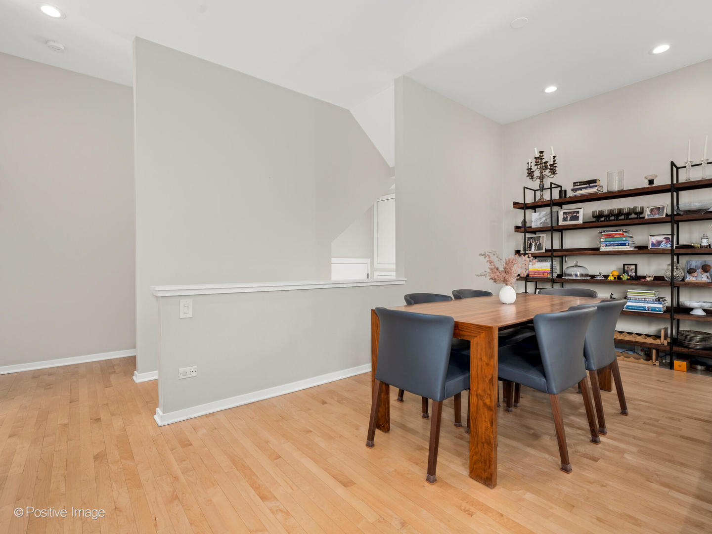 1757 N PAULINA Street Unit: R