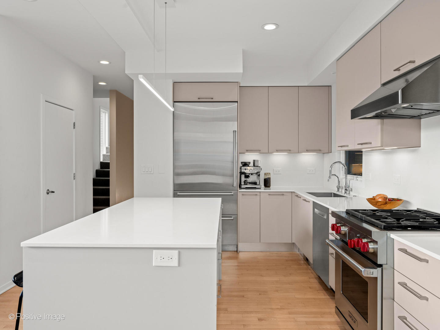 1757 N PAULINA Street Unit: R