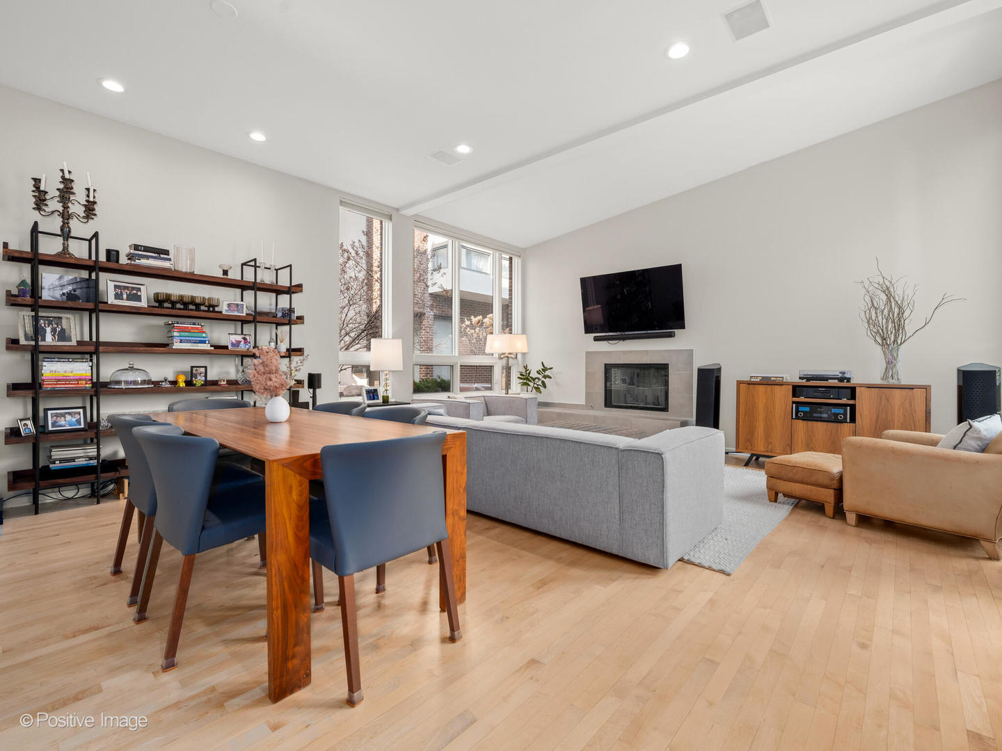 1757 N PAULINA Street Unit: R