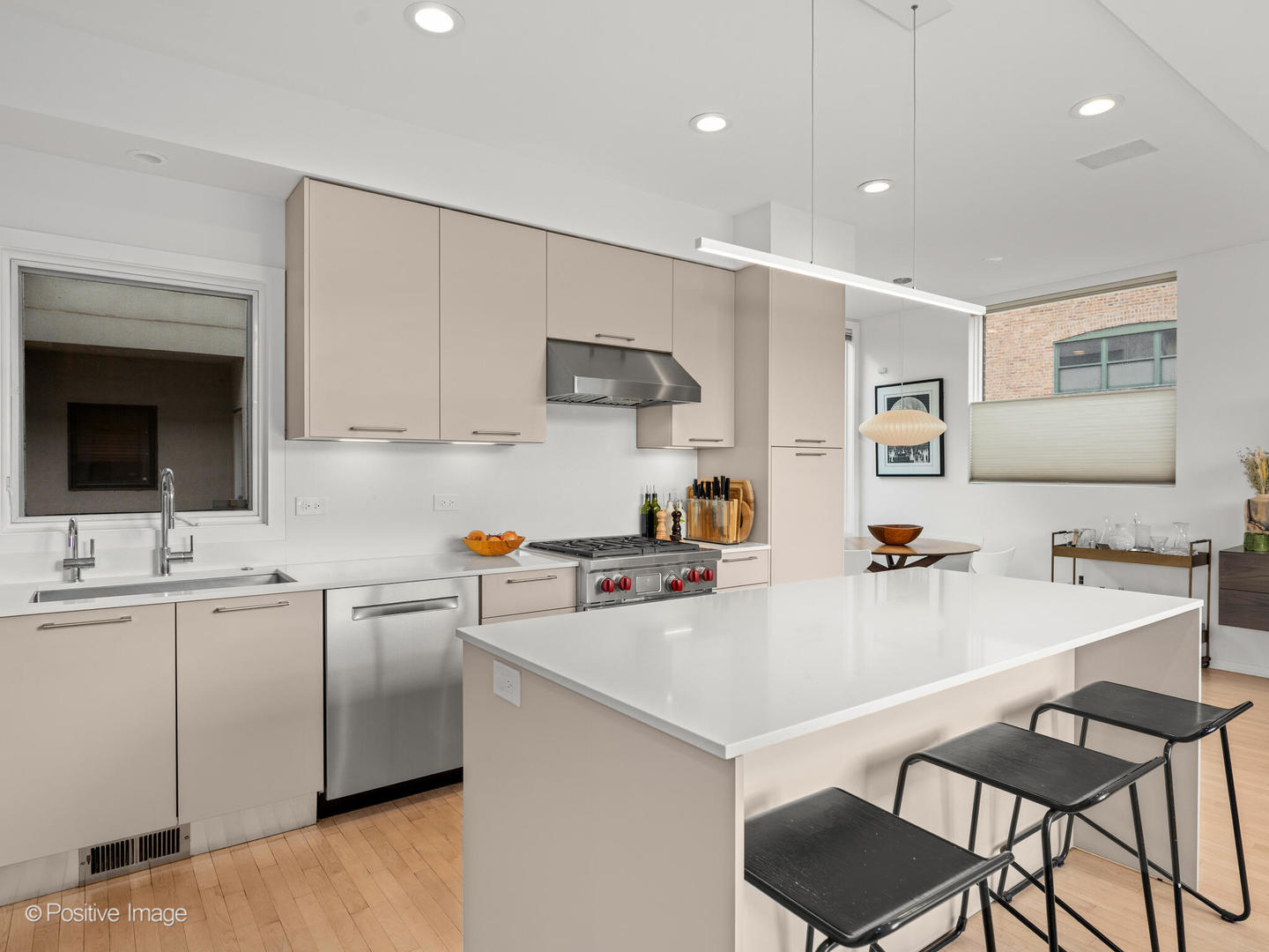 1757 N PAULINA Street Unit: R