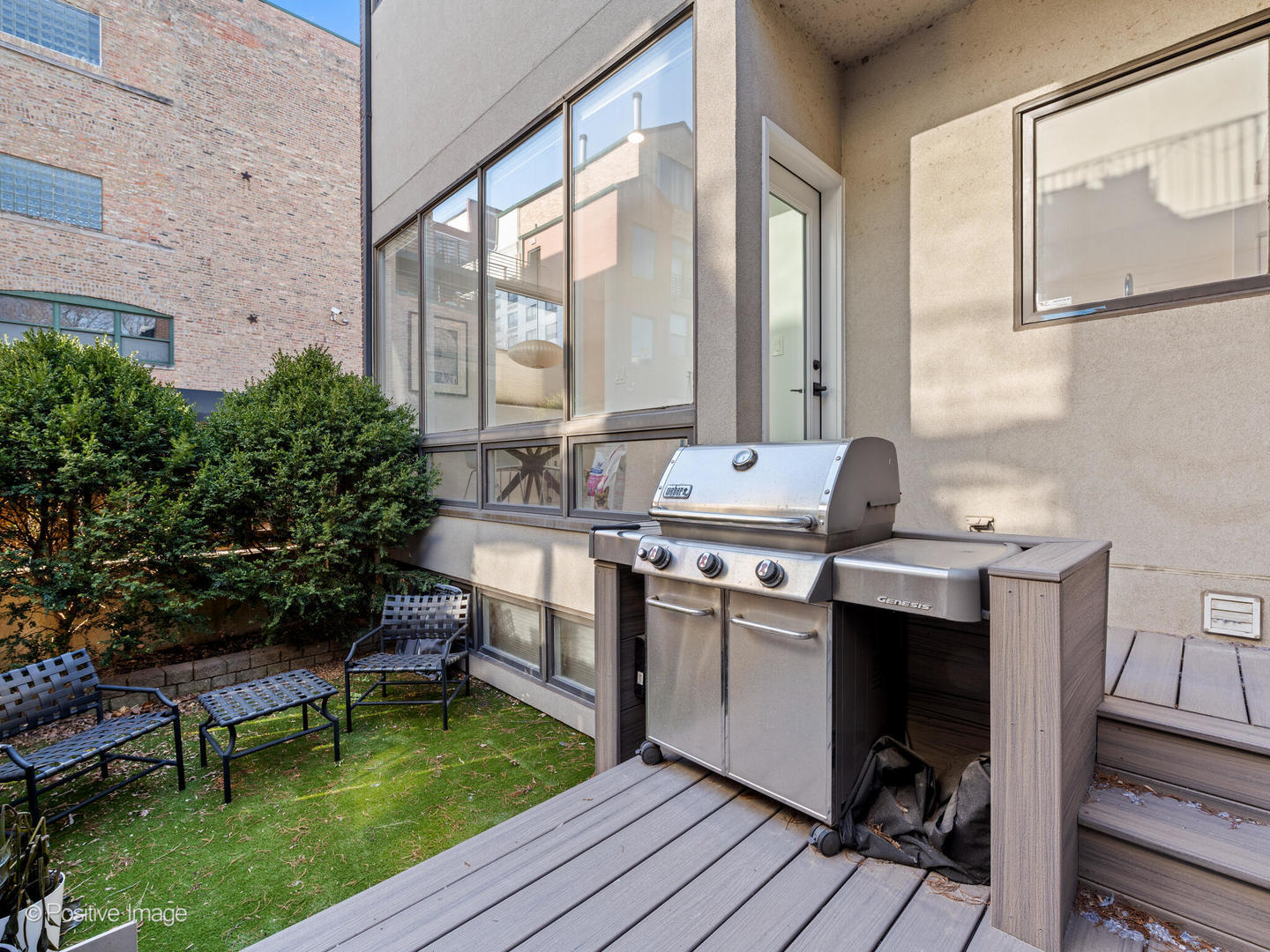 1757 N PAULINA Street Unit: R