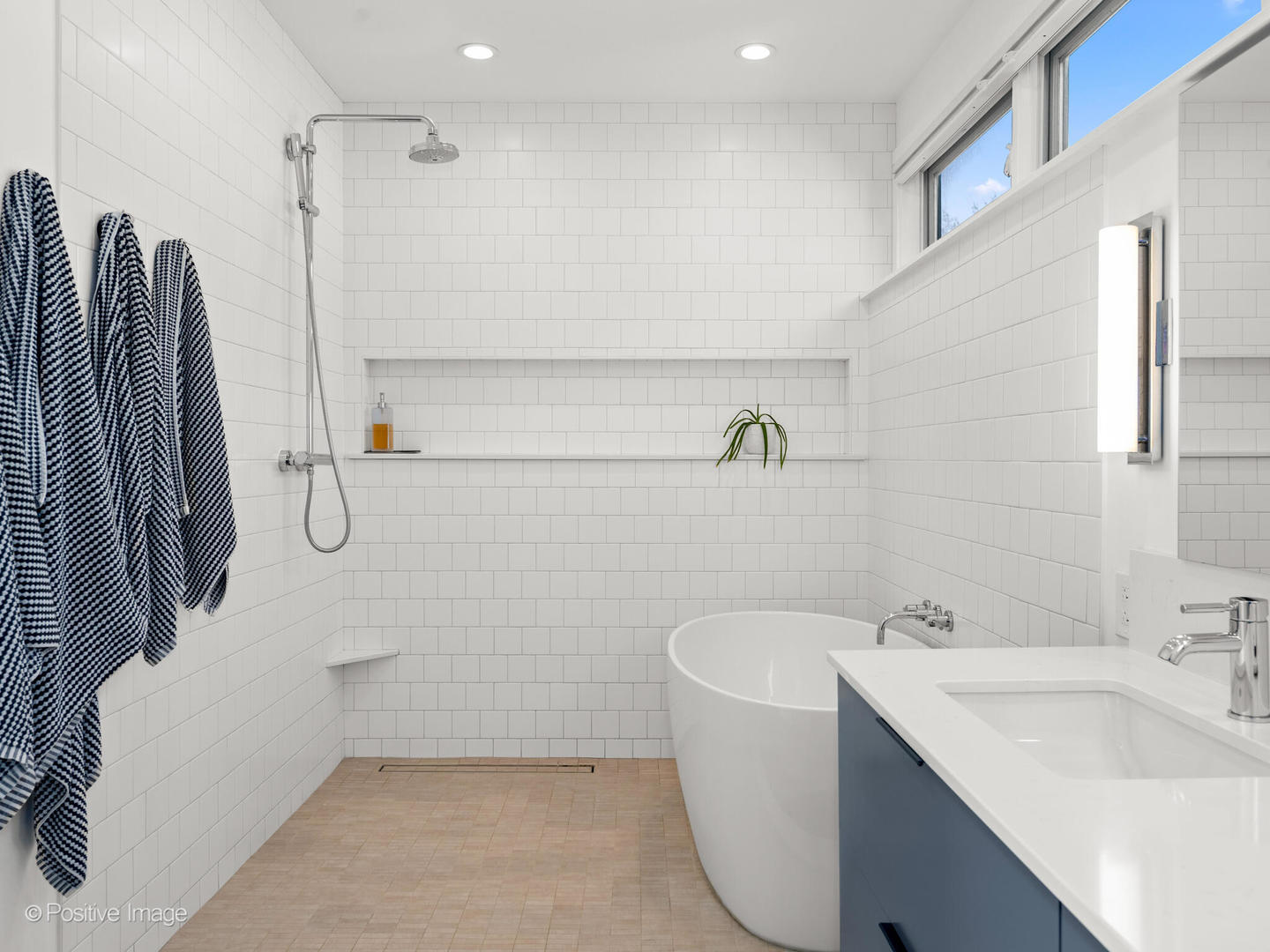 1757 N PAULINA Street Unit: R