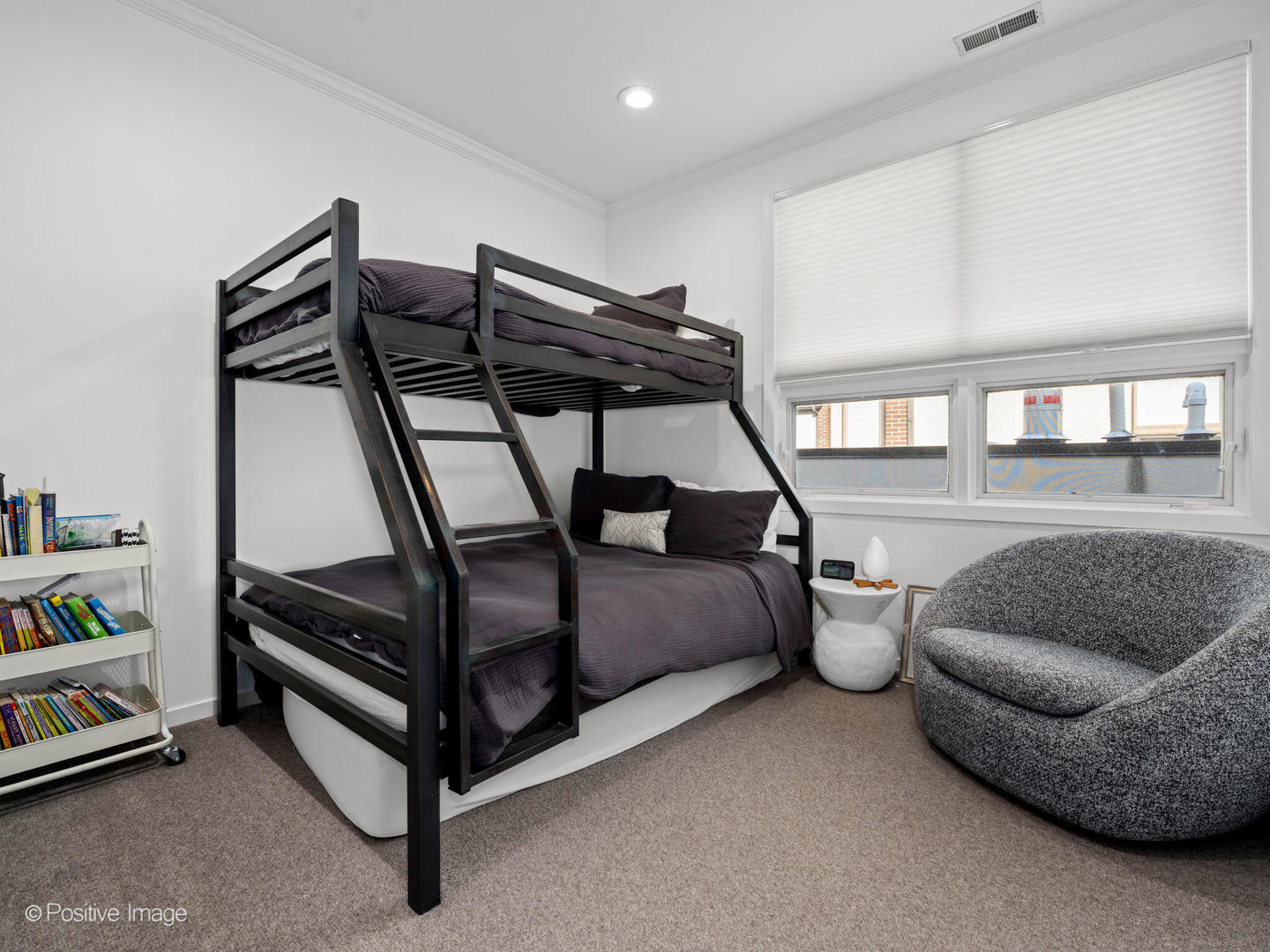 1757 N PAULINA Street Unit: R