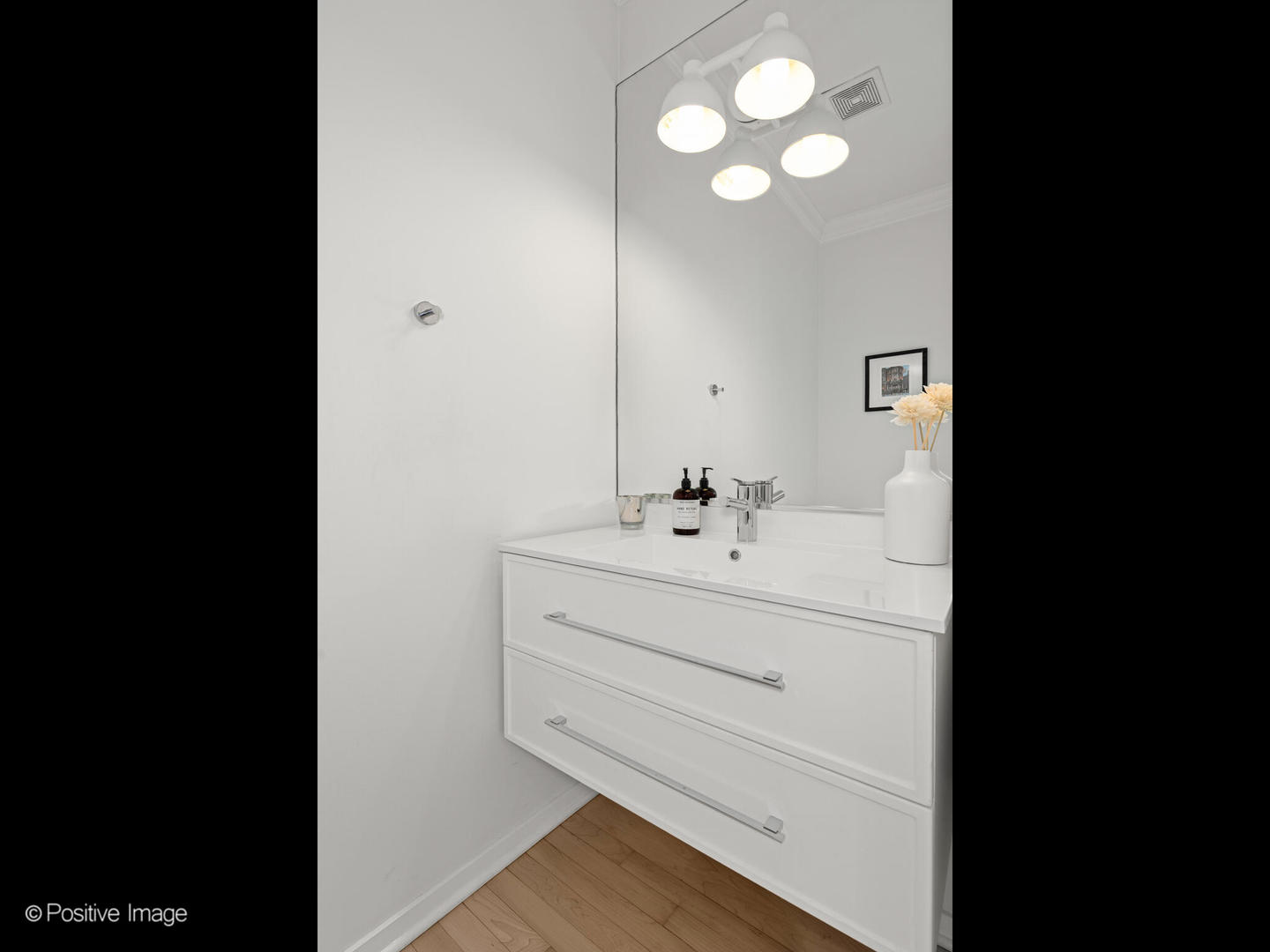 1757 N PAULINA Street Unit: R