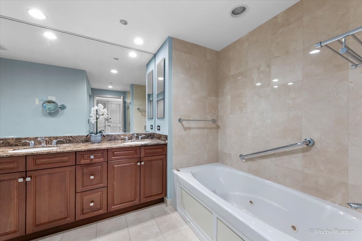 130 N Garland Court Unit: 3401