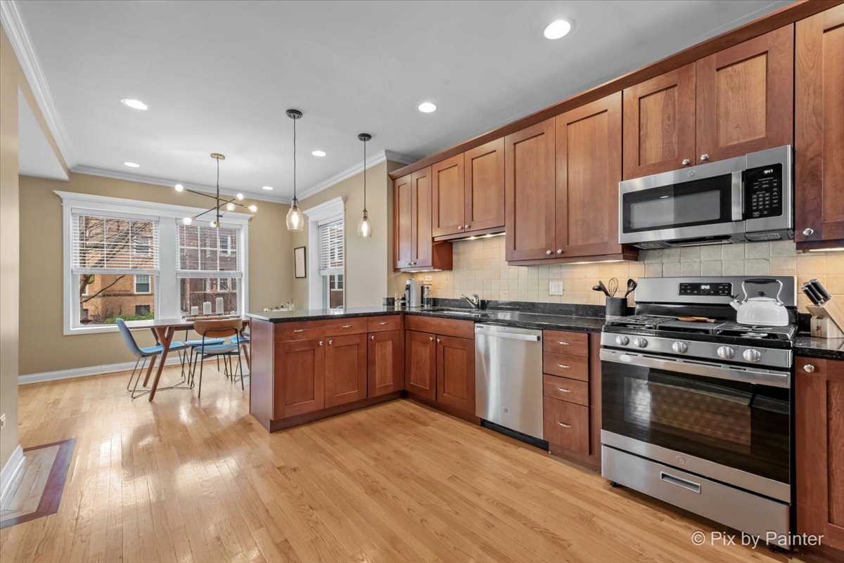 2658 W GUNNISON Street Unit: 1