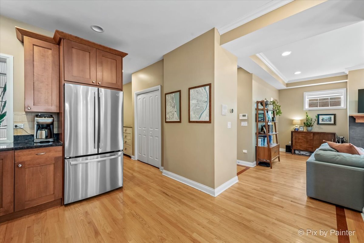 2658 W GUNNISON Street Unit: 1