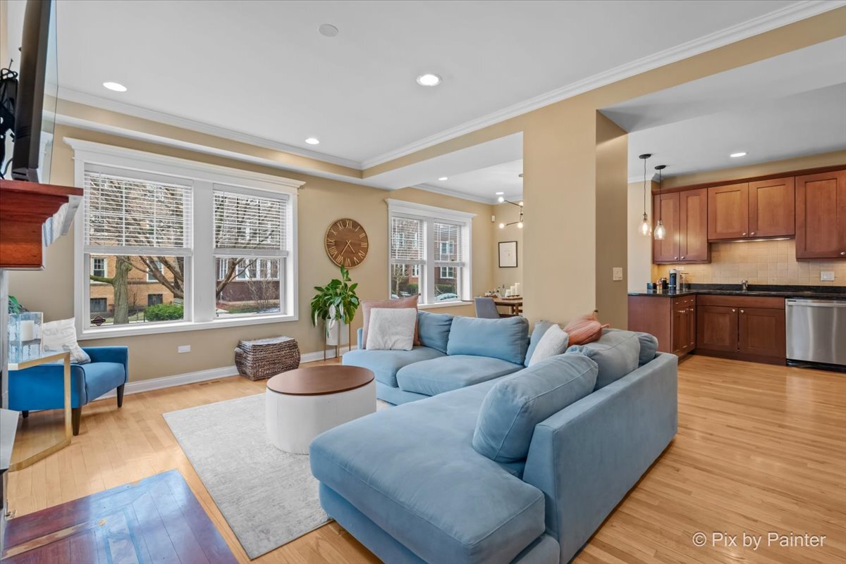 2658 W GUNNISON Street Unit: 1