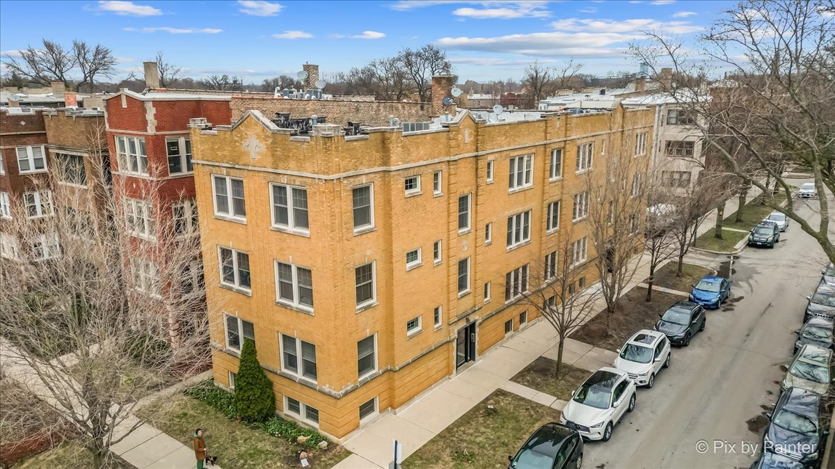 2658 W GUNNISON Street Unit: 1