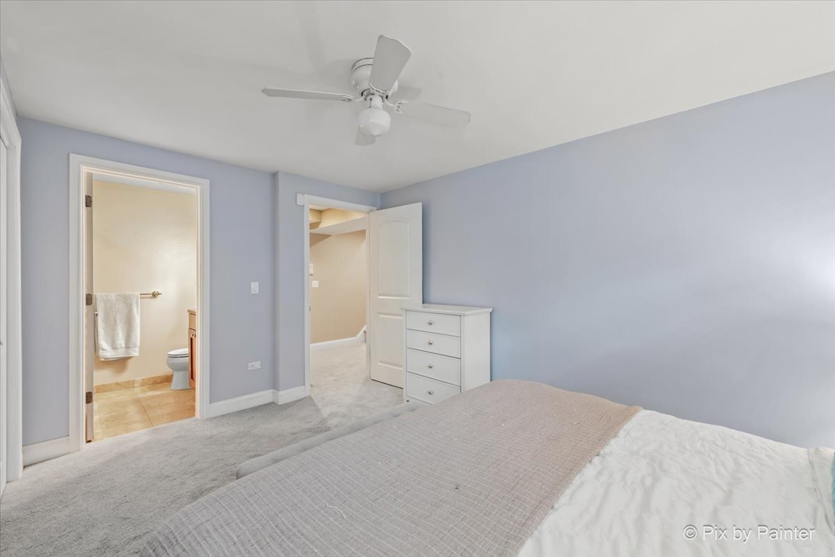 2658 W GUNNISON Street Unit: 1
