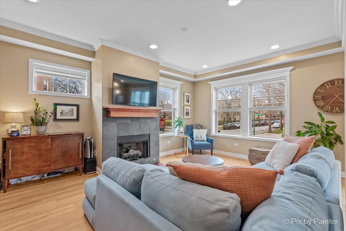2658 W GUNNISON Street Unit: 1