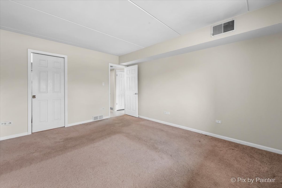 18559 ESCANABA Avenue Unit: 206