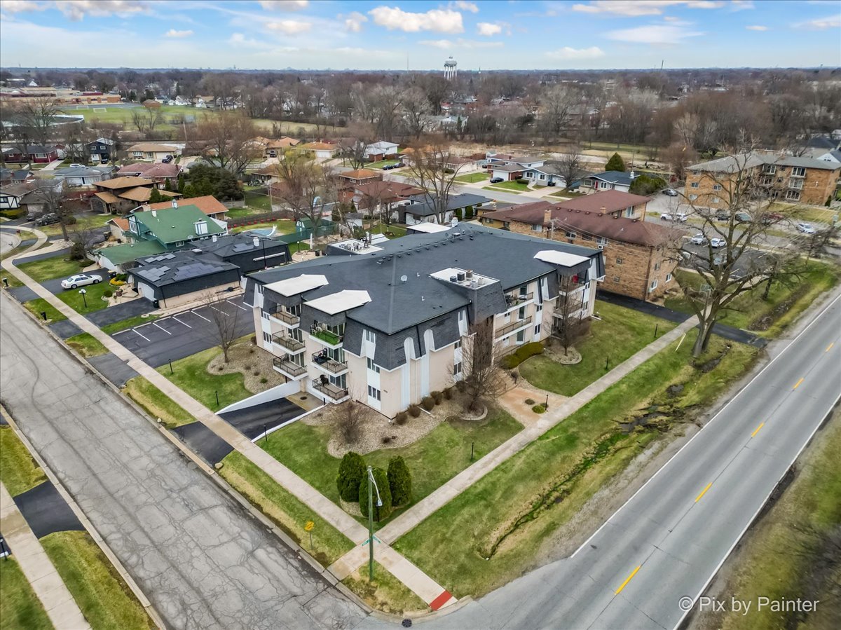 18559 ESCANABA Avenue Unit: 206