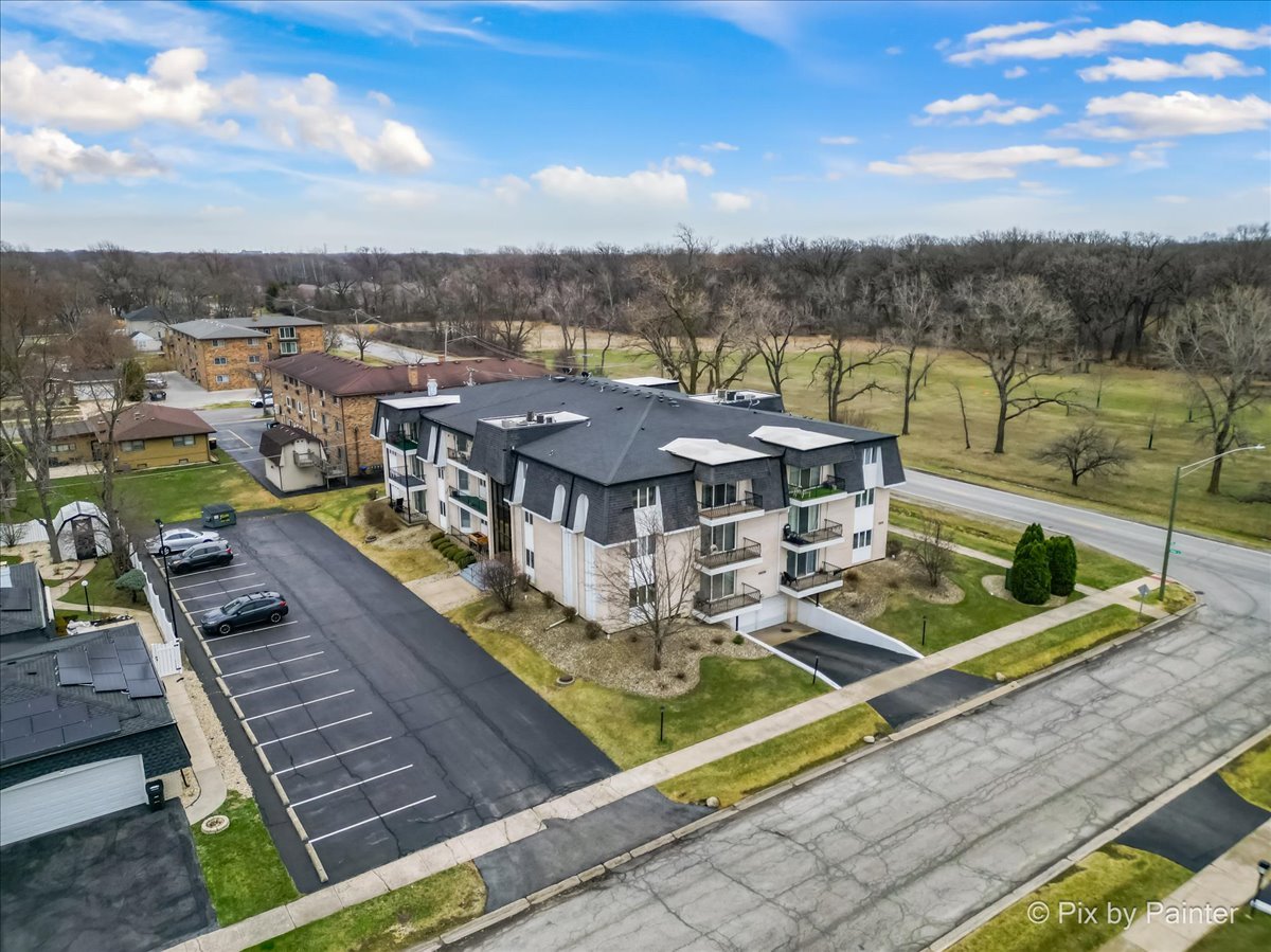 18559 ESCANABA Avenue Unit: 206