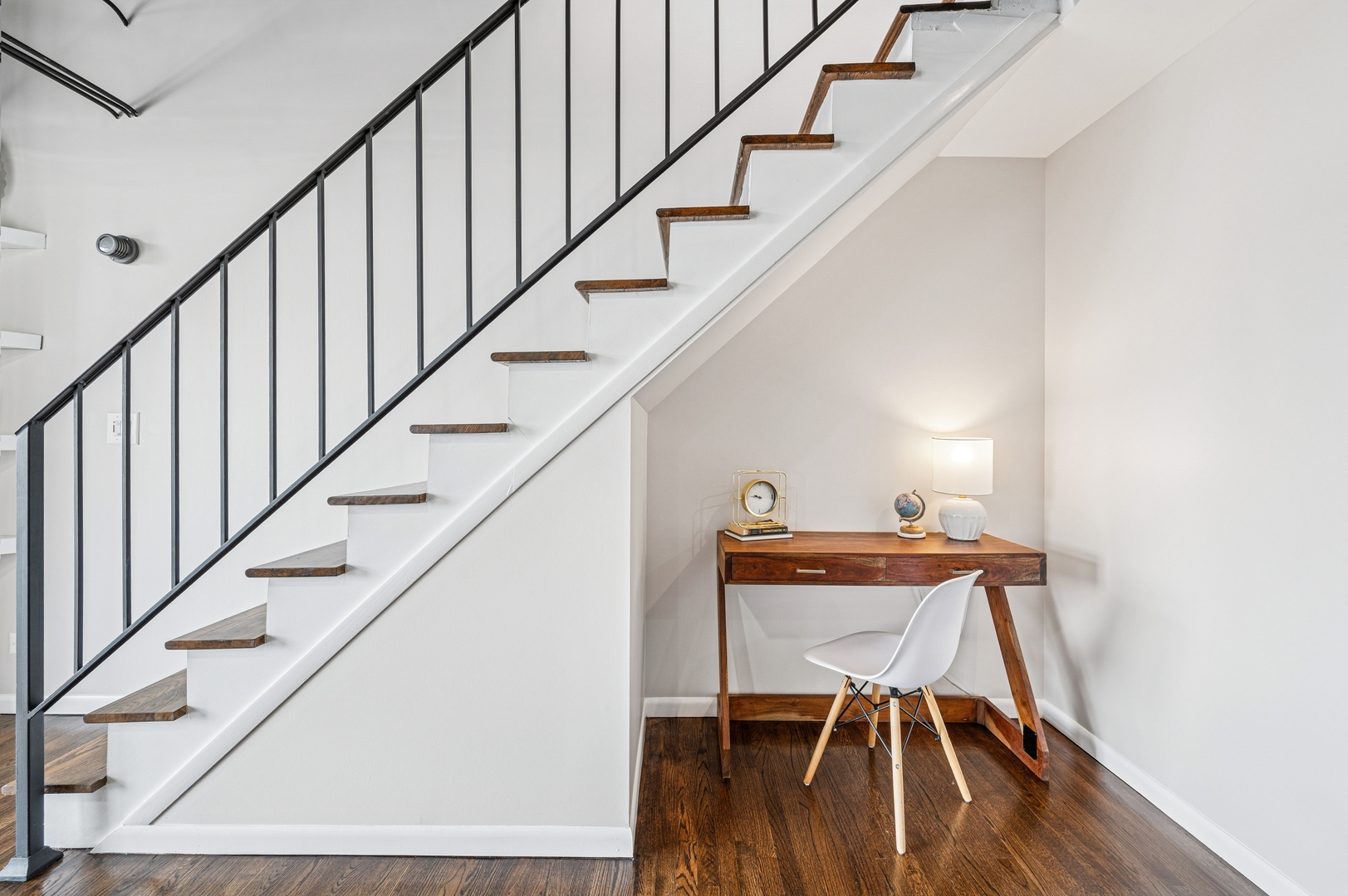 2525 N Sheffield Avenue Unit: 4C