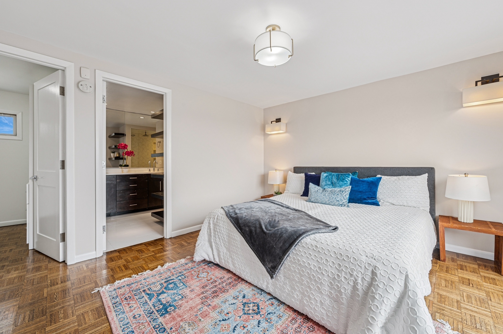 2525 N Sheffield Avenue Unit: 4C